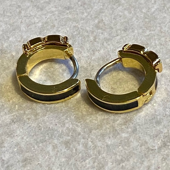 Tory Burch small serif T black enamel huggie hoops - Picture 8 of 10